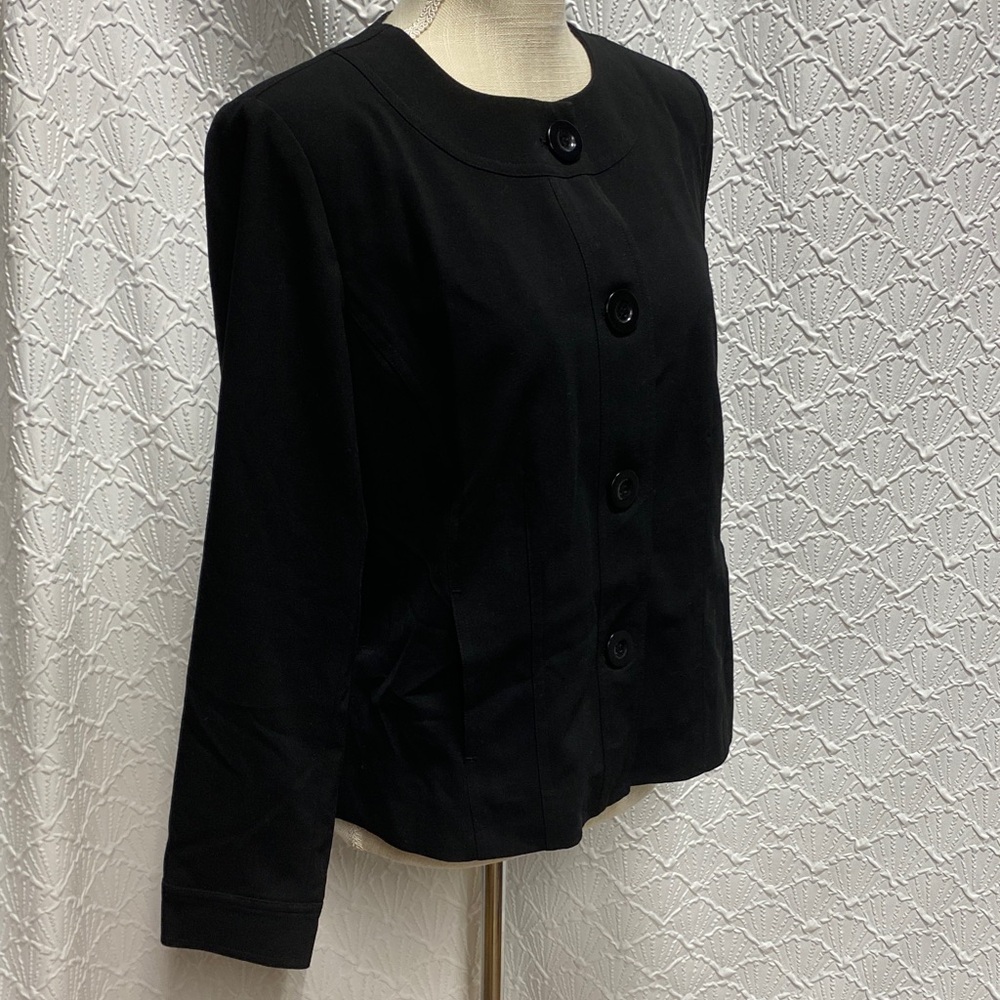 Chico's size 1 (medium) Classic Black‎ Blazer chunky buttons business casual - Picture 6 of 6